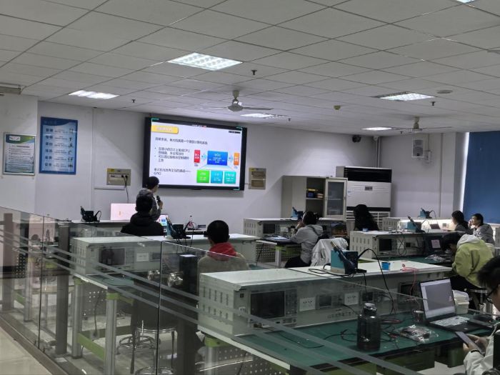 ɽ�|��W�W������OӋ�f��Ƕ��ʽ�_�l���A��Ӗ�ɹ��_չ